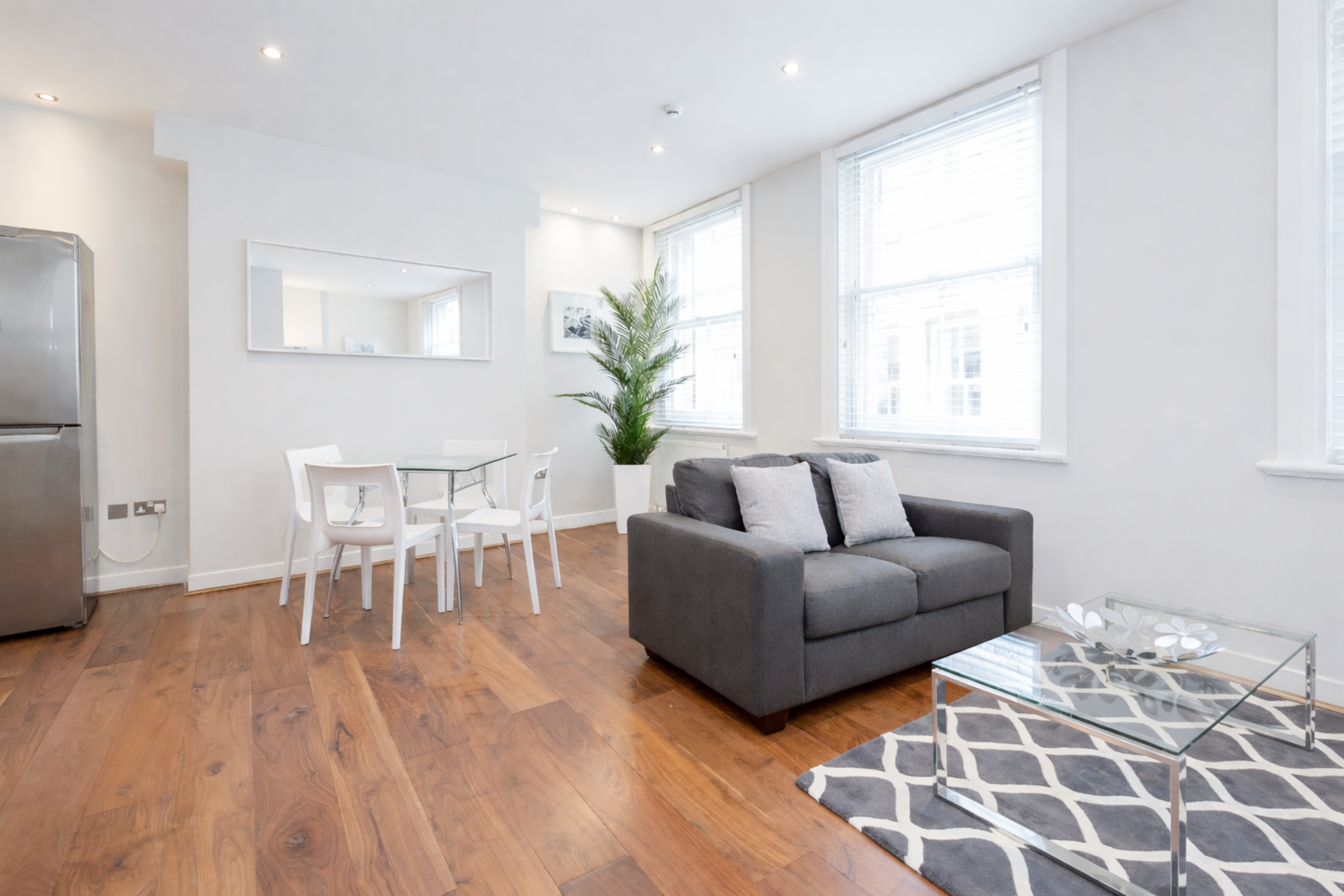 Sterling House  London 12 Dyers Buildings City of London